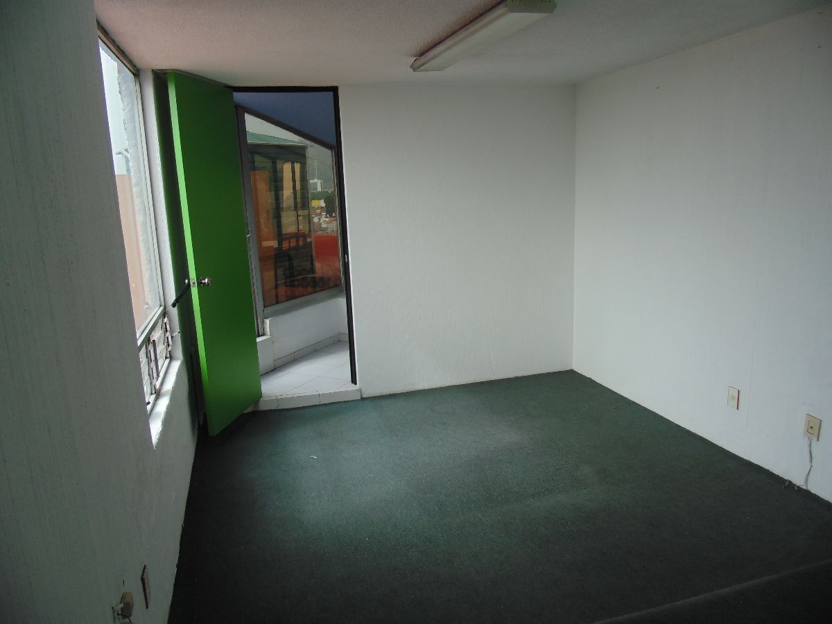 24 of 24: Privado u otro uso primer piso