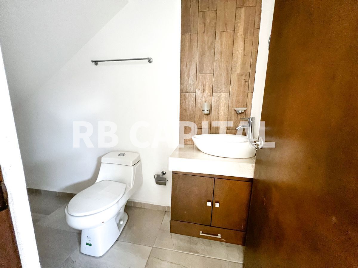 3 de 27: Medio baño-Planta baja