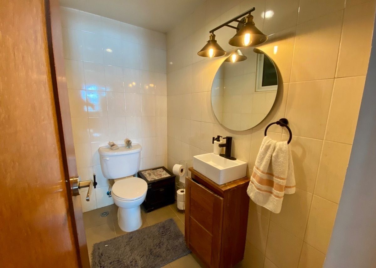 5 de 23: Baño de visitas