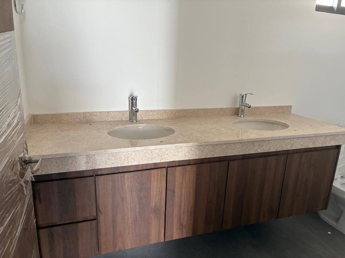 6 de 17: Baño Recámara Principal