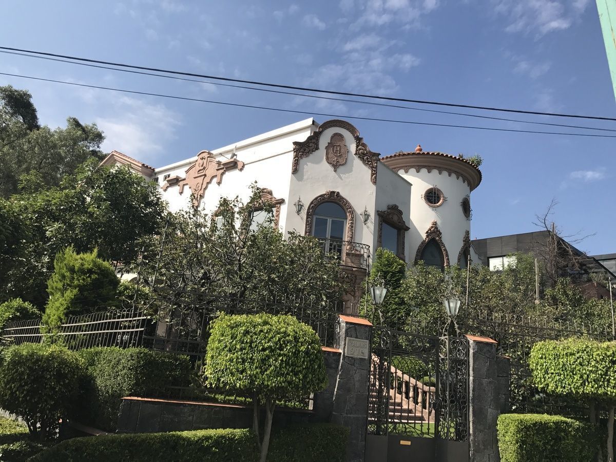 CASA EN VENTA Y RENTA EN LOMAS DE CHAPULTEPEC CON USO DE SUELO