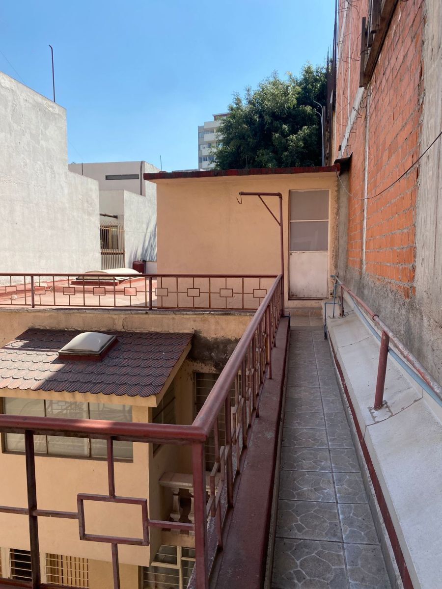 4 de 24: Cuarto de servicio