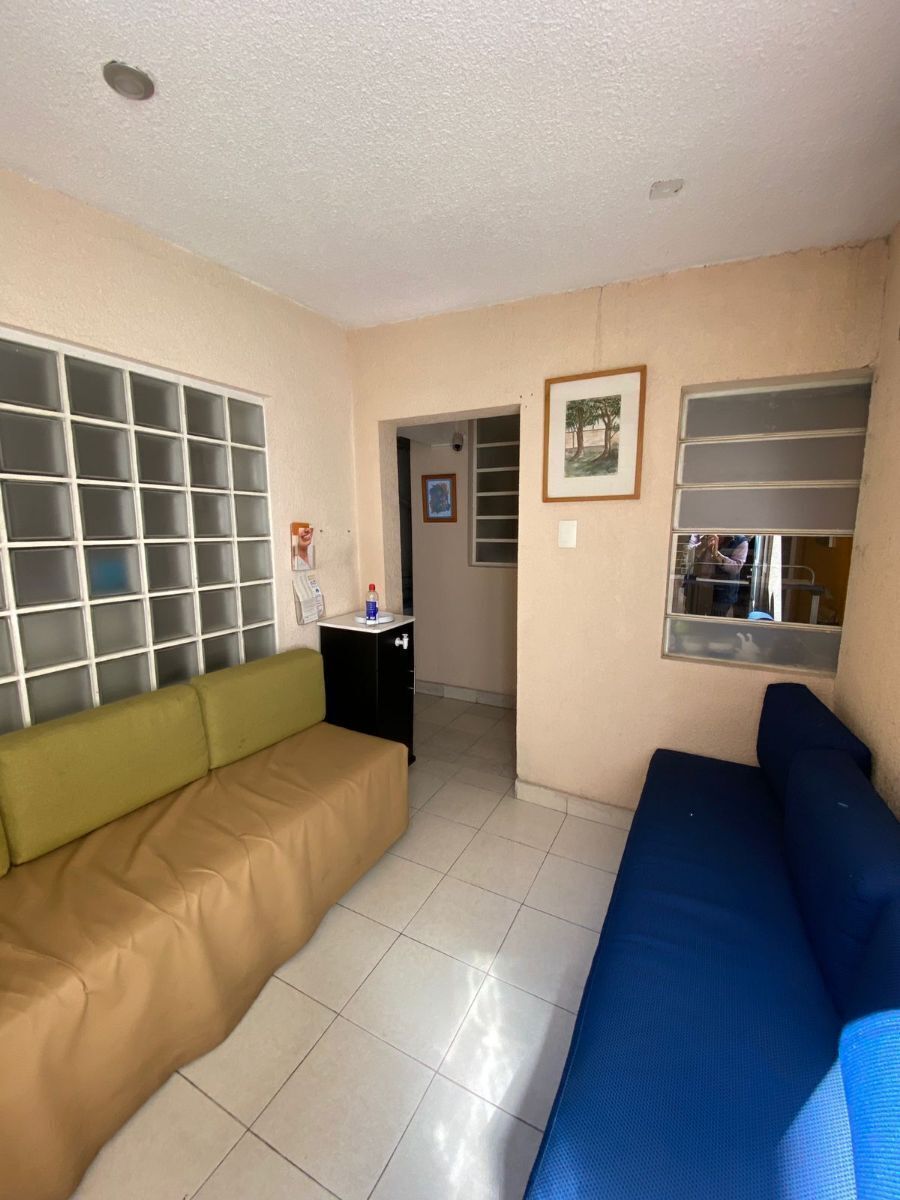 10 de 24: Sala de espera