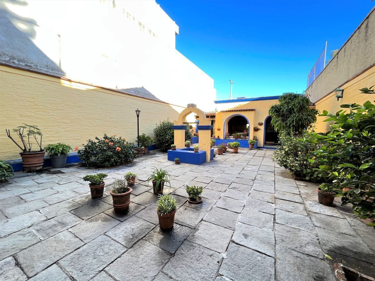 3 de 25: PATIO PRINCIPAL