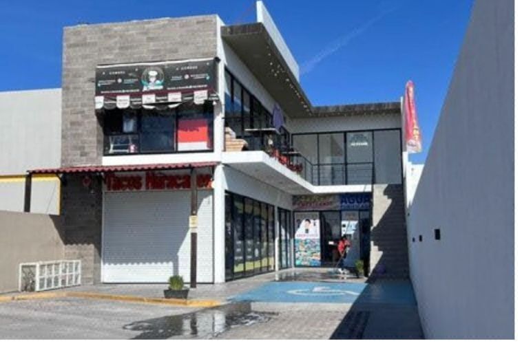 Plaza Comercial en Venta con 6 Locales, en San Isidro Juriquilla