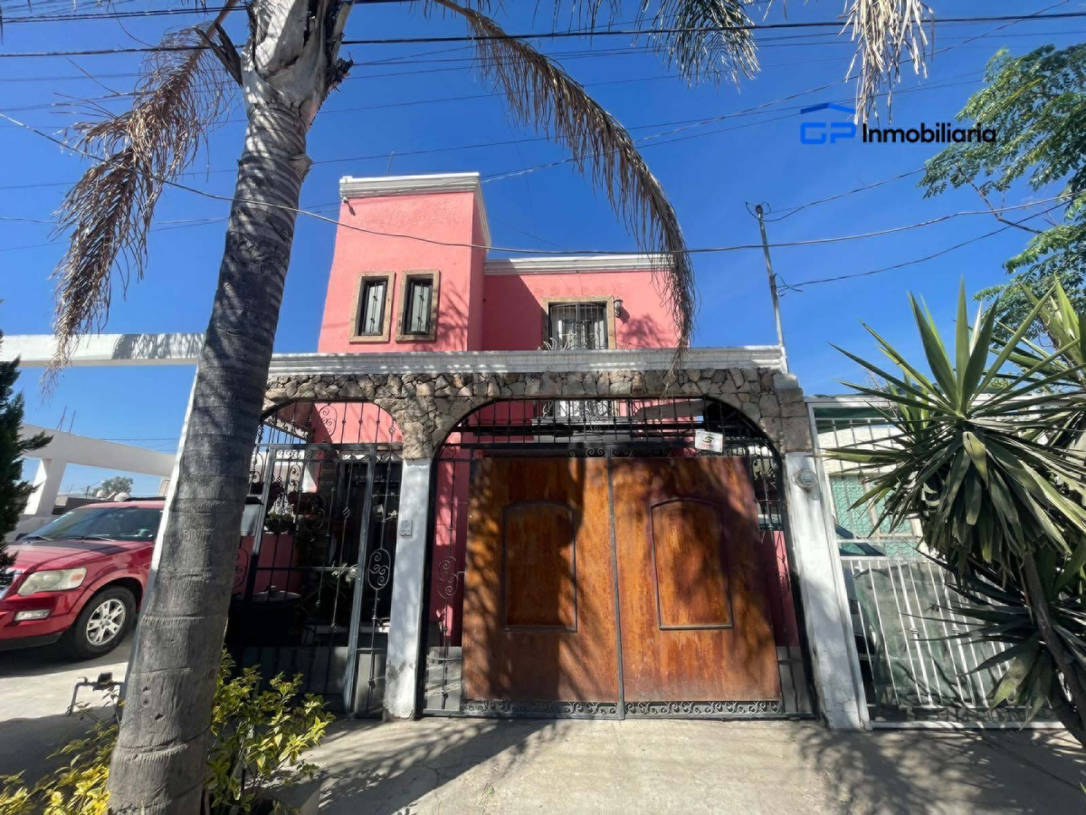 CASA EN VENTA EN CONDOMINIO PARQUES DE SANTA CRUZ TLAQUEPAQUE