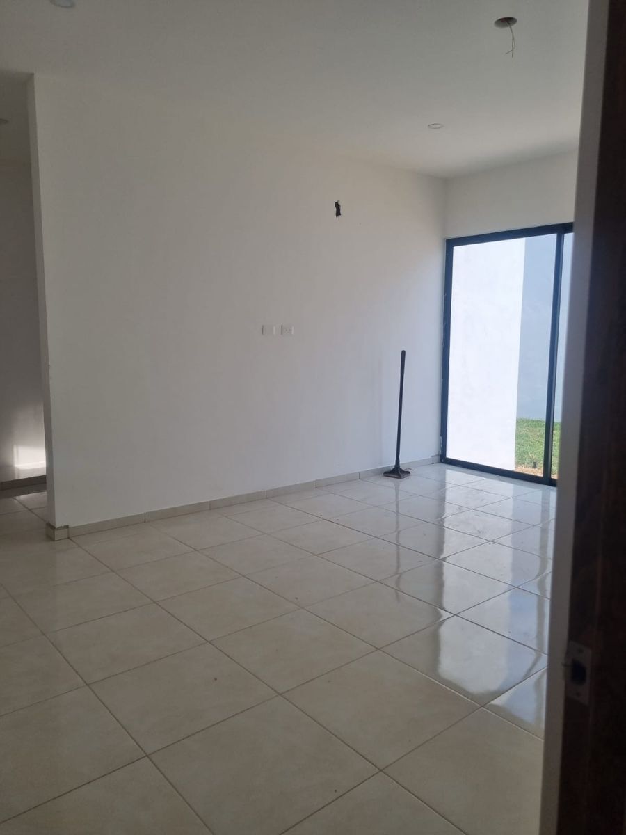 17 de 29: Privada Zendera, Conkal.
Casa de una planta.