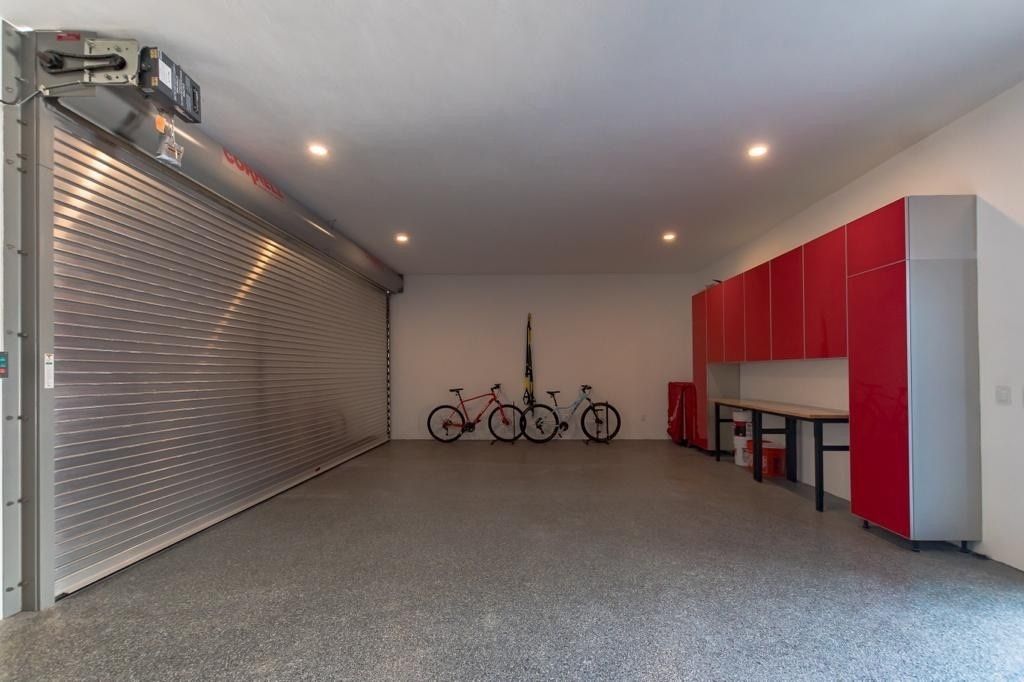 3 CAR GARAGE
