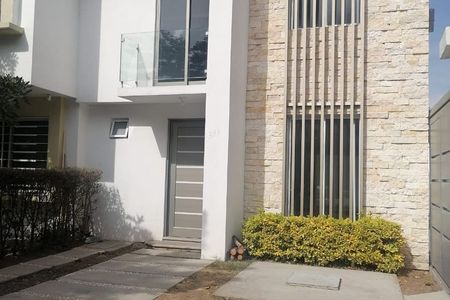 Se vende cada en residencial Anturios