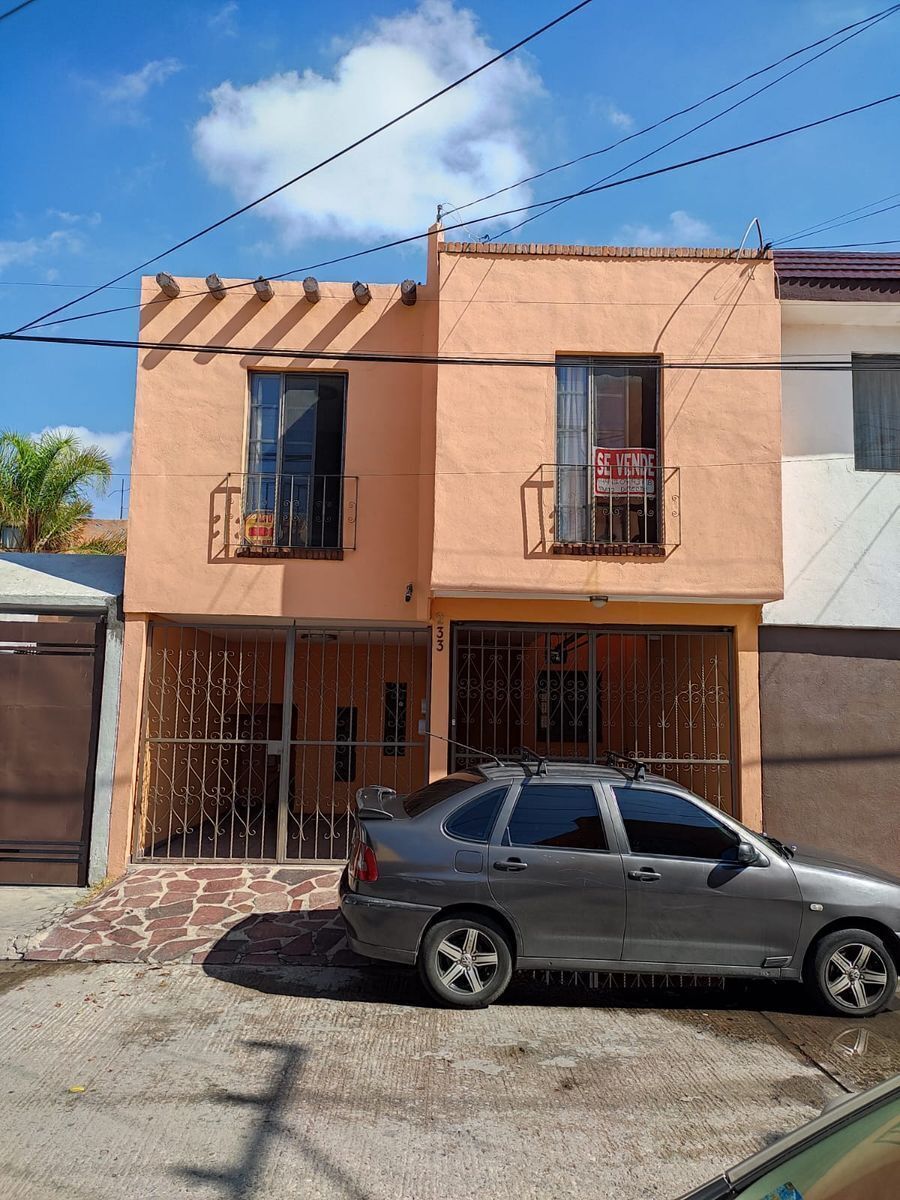 CASA BIEN UBICADA CERCA DE EDIF. TORRES CORZO Y TEQUIS