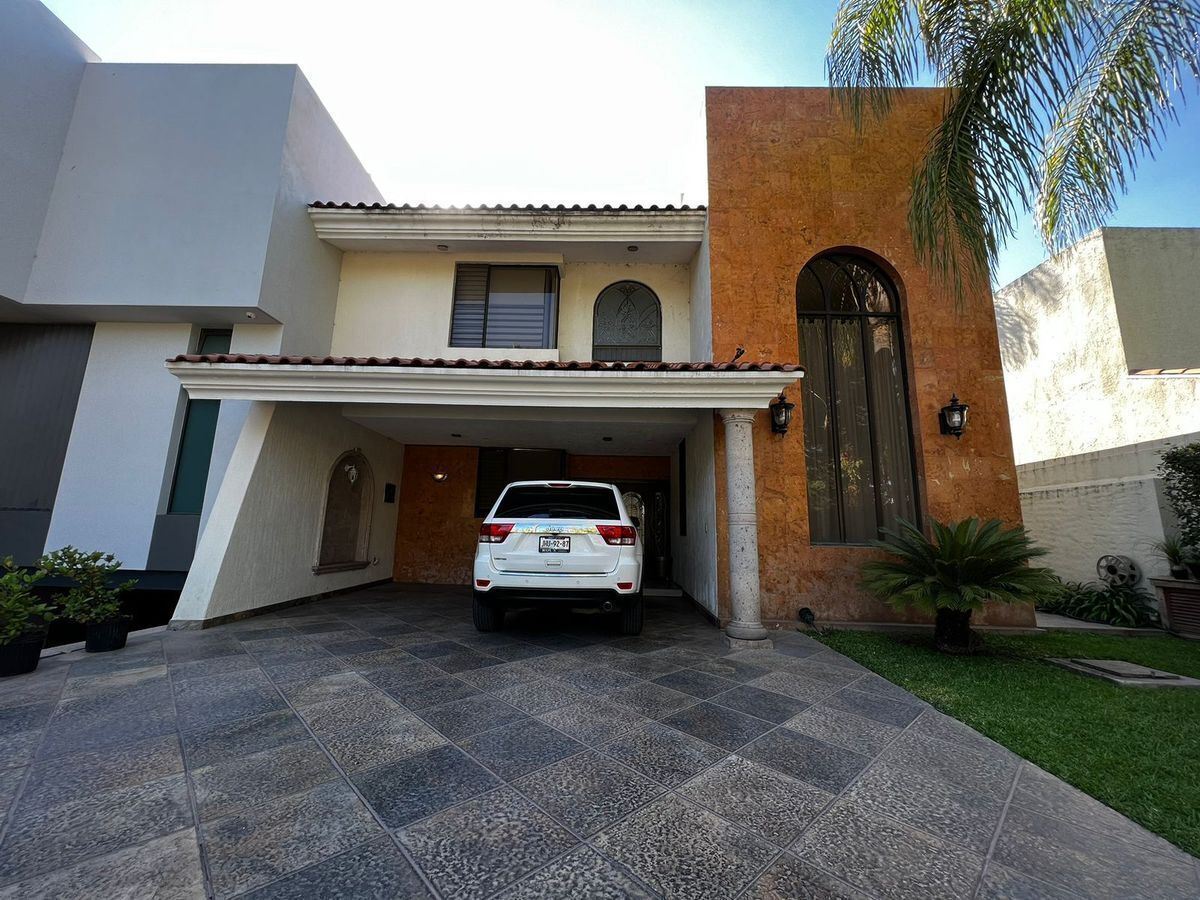 Casa en Venta, Valle Real, Zapopan.