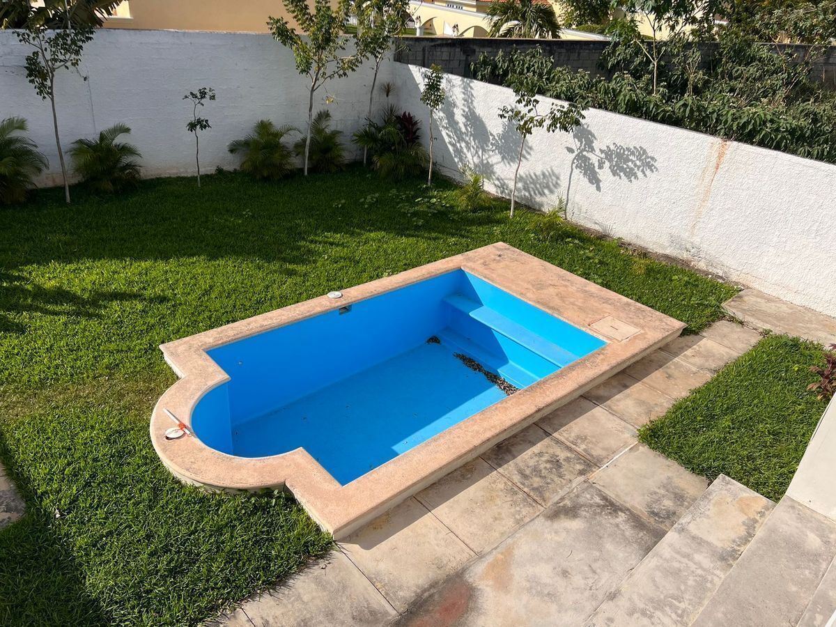 Casa con piscina y 4 recámaras en venta en la colona México Norte