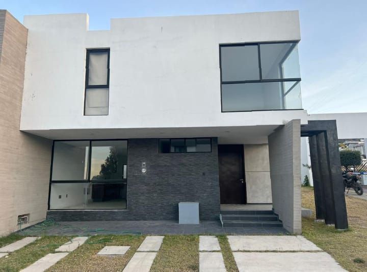 35 casas en venta en Los robles residencial, Zapopan, Jalisco -  