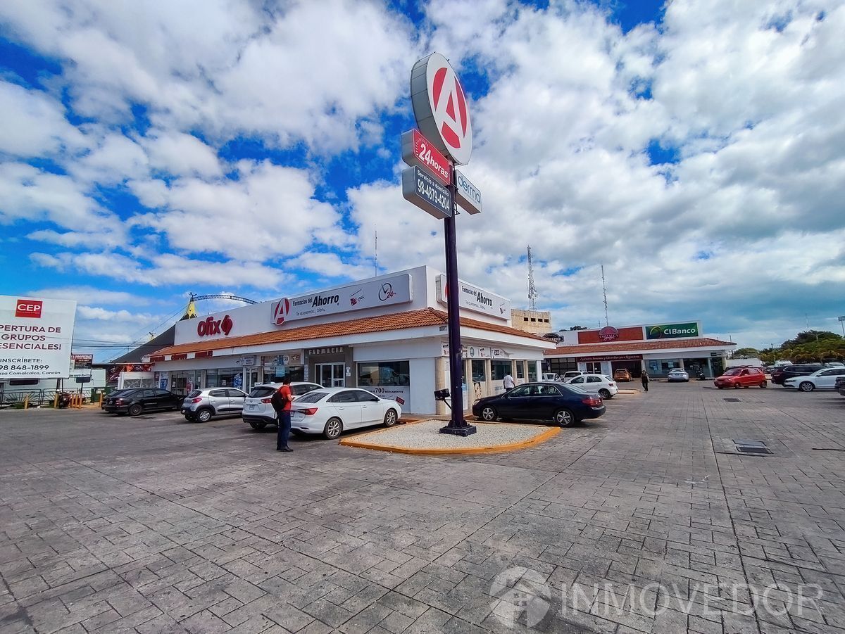 1 de 7: Locales - Av Kabah