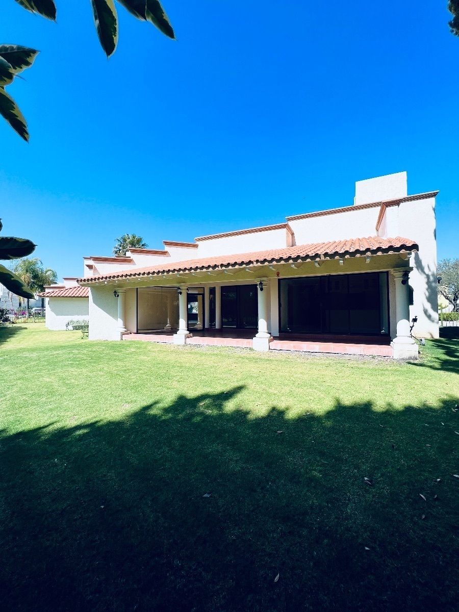 Casa en renta venta el Campanario, foto 1 de 16