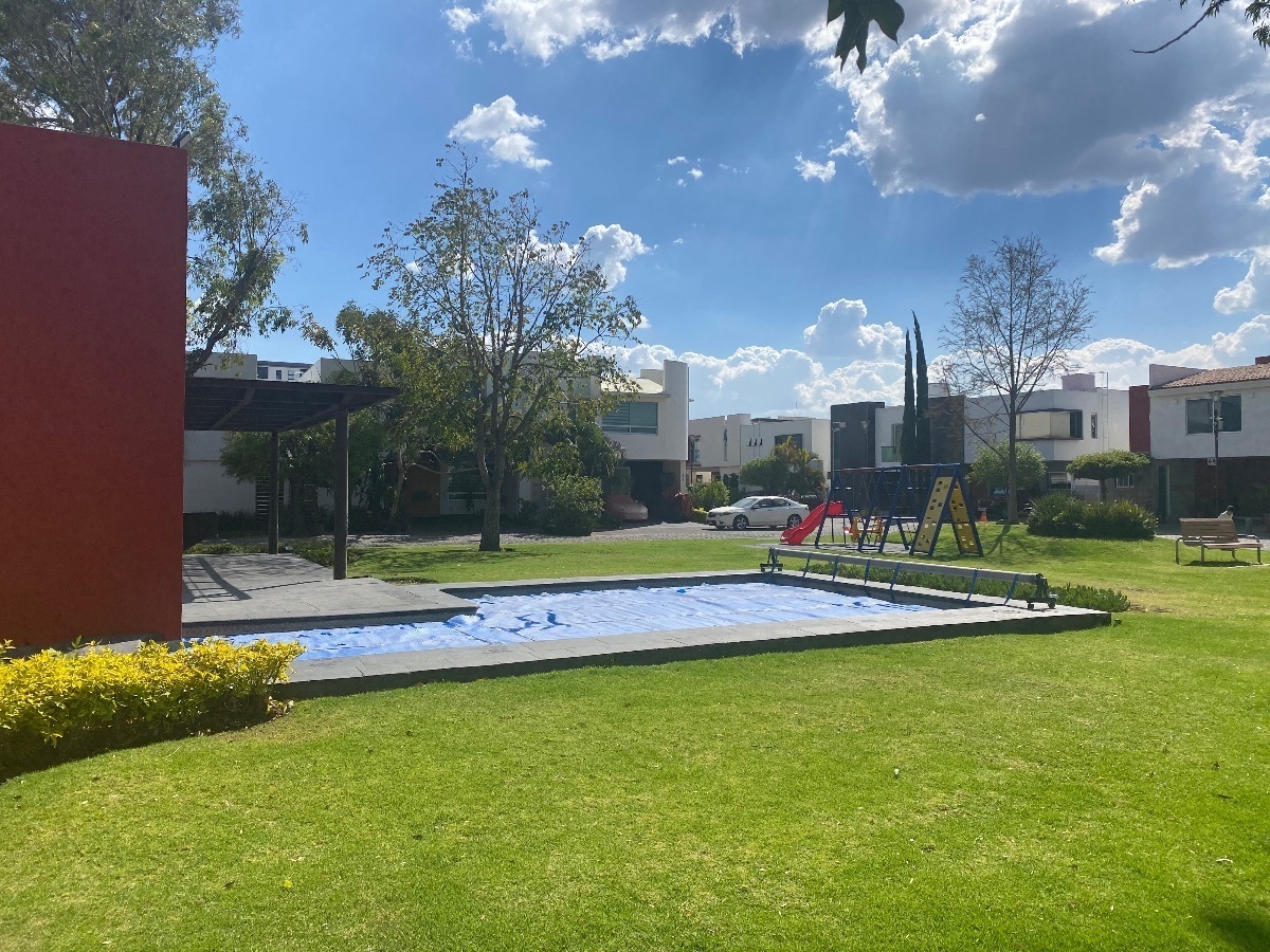 37 de 40: área común