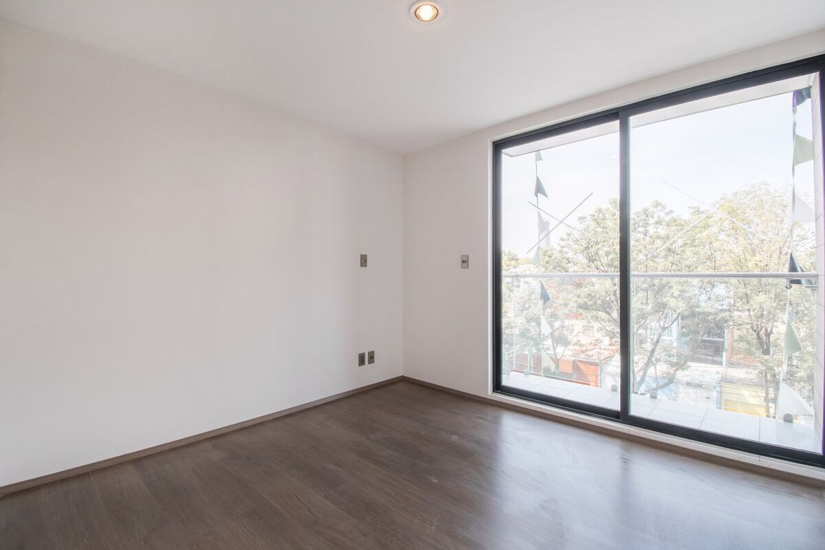 10 de 13: Imágenes ilustrativas únicamente. Se pueden ver acabados.