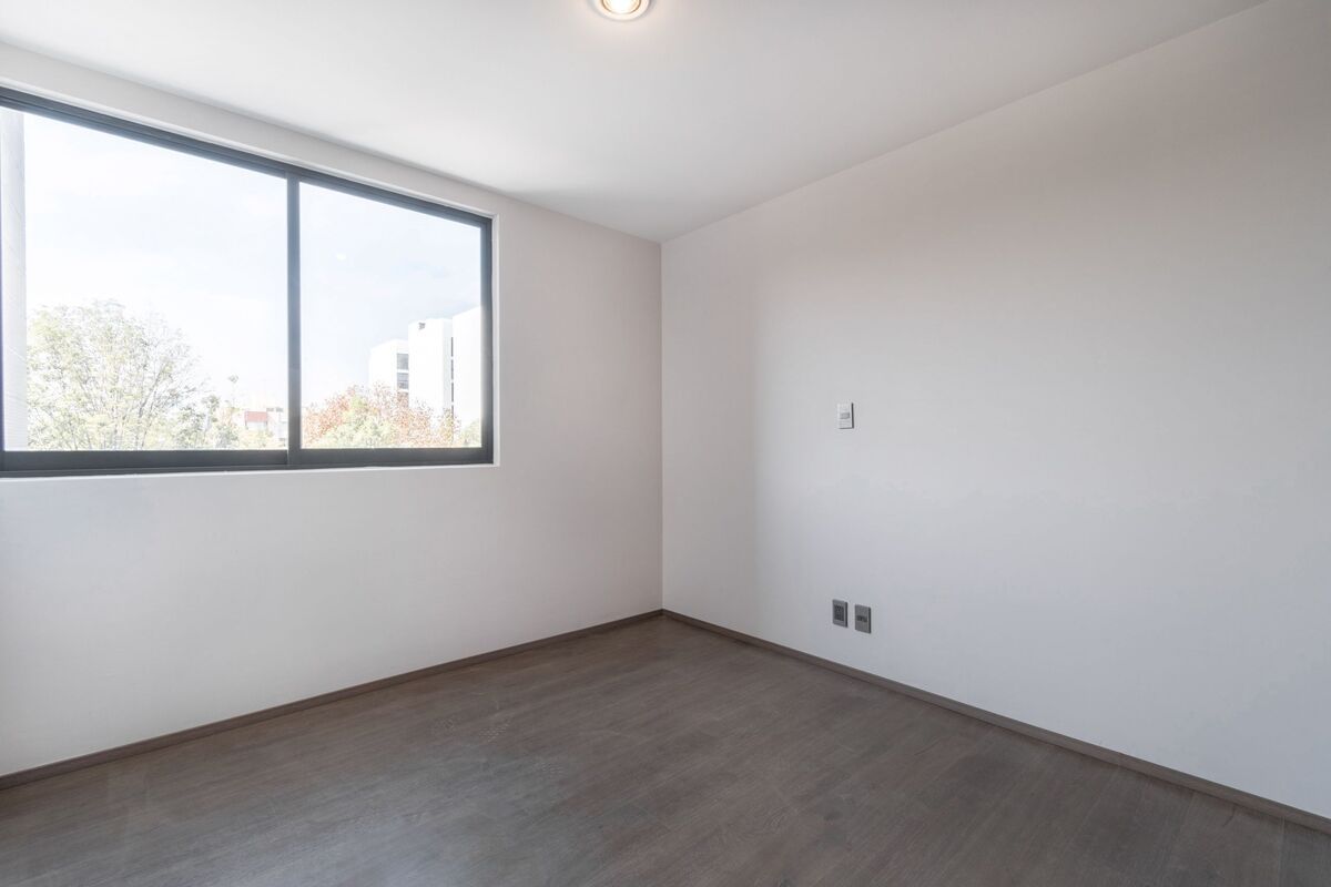 11 de 13: Imágenes ilustrativas únicamente. Se pueden ver acabados.