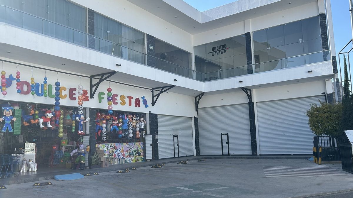 2 de 13: FACHADA