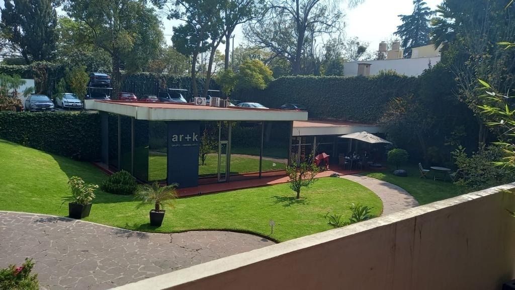 UNICA OFICINA RODEADA DE JARDIN EN REFORMA LOMAS  EN RENTA