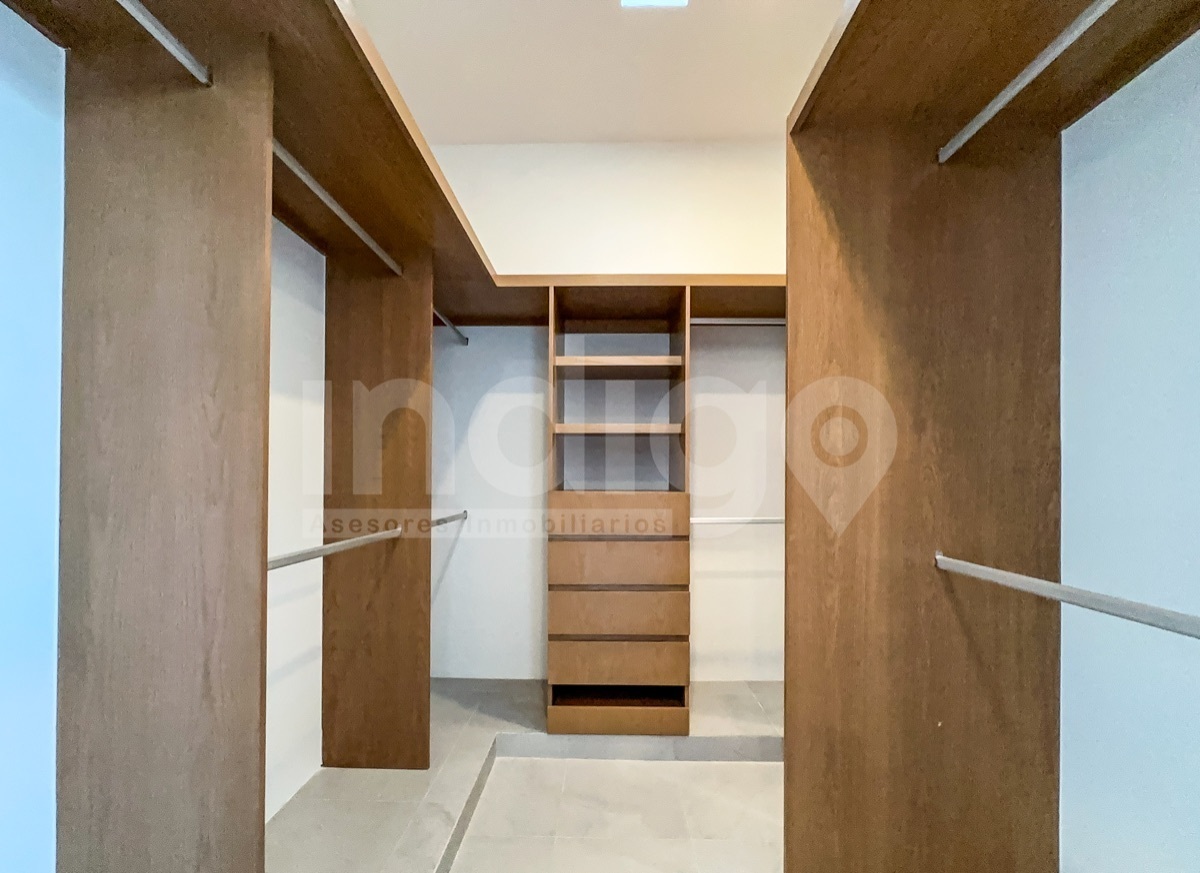 36 de 44: Vestidor Recámara Secundaria 2