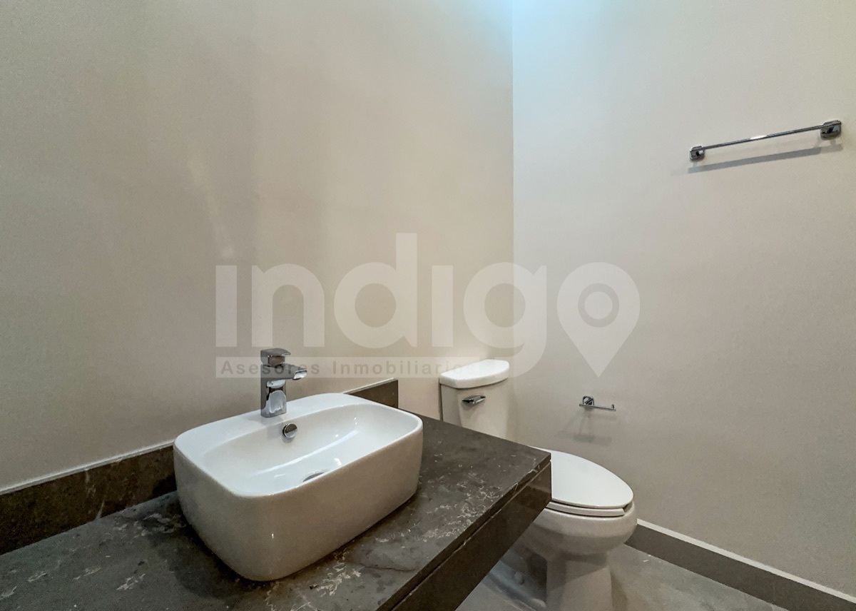 37 de 44: Baño Recámara Secundaria 2