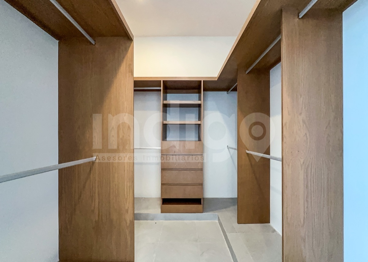 31 de 44: Vestidor Recámara Secundaria 1