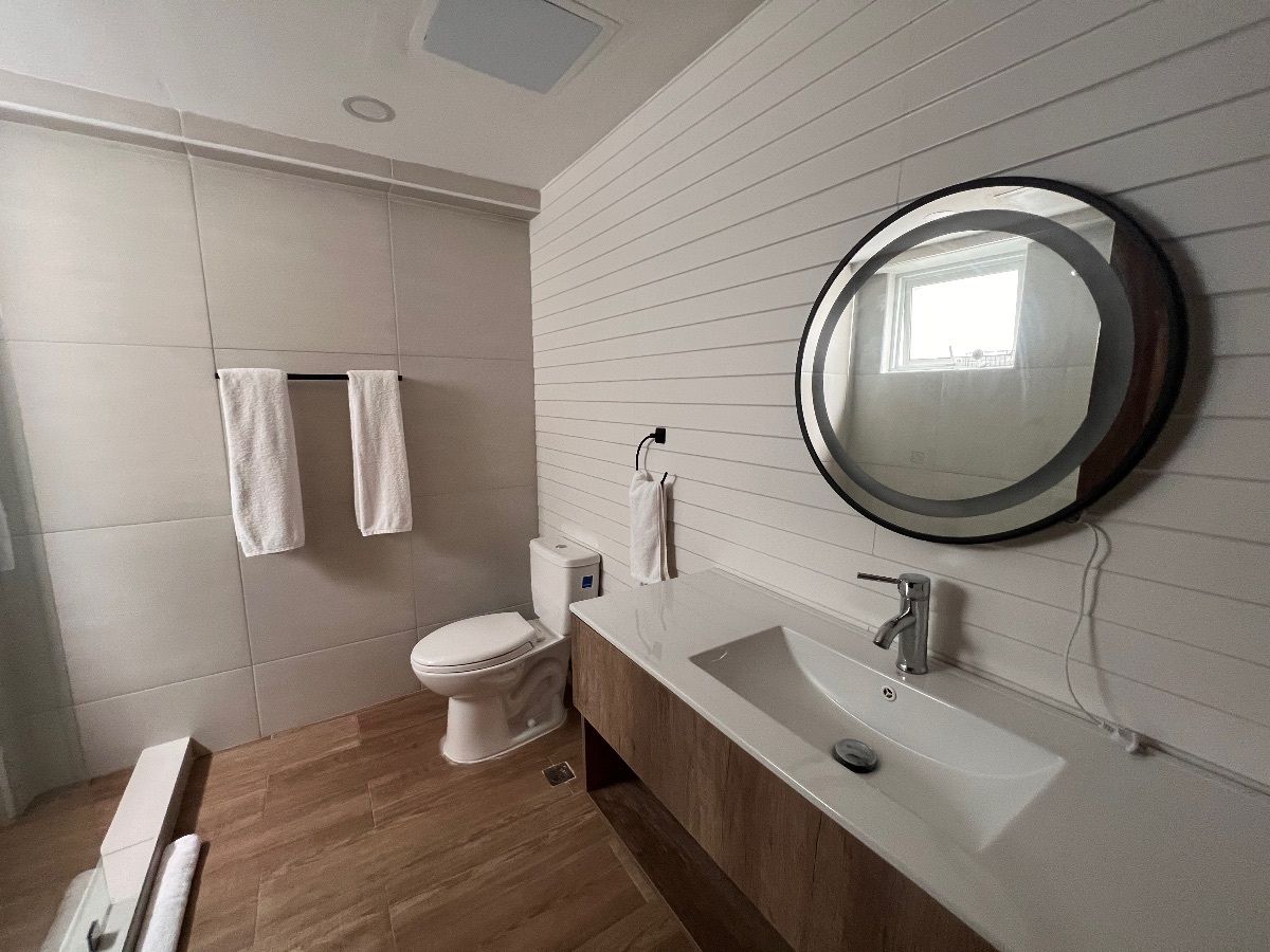 8 de 12: Baño principal 