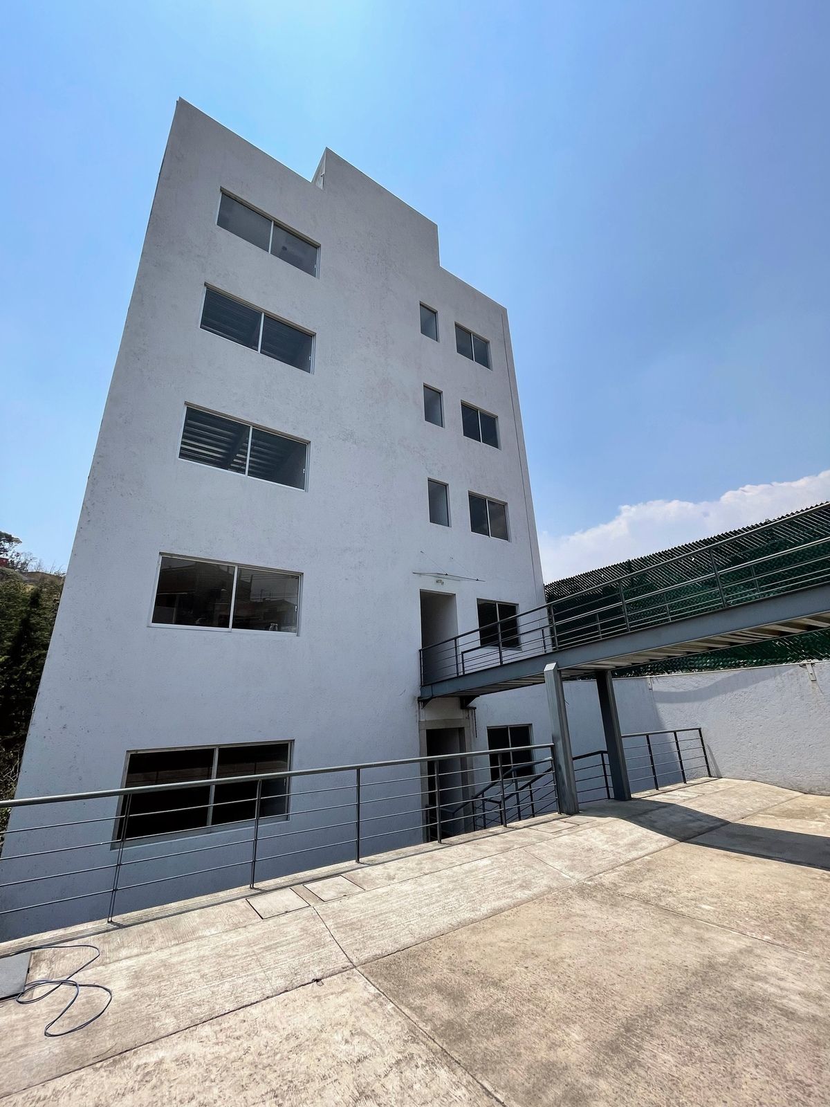 4 de 32: Acceso a departamentos desde estacionamientos dos