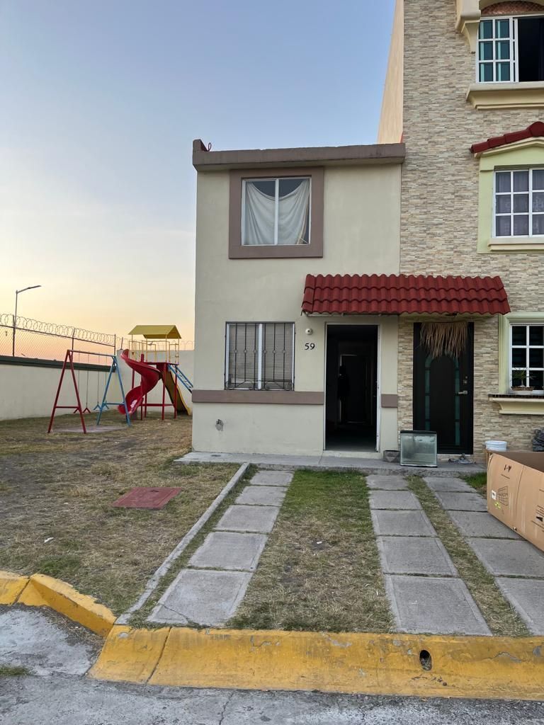 VENDO CASA EN URBI VILLA DEL REY HUEHUETOCA