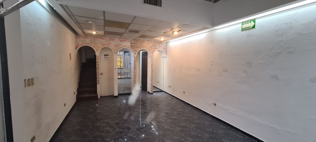 1 de 19: RENTA DE LOCAL EN PLAZA OPCIÓN SAN NICOLAS 