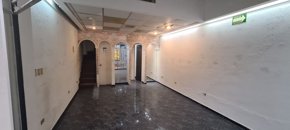 2 de 19: RENTA DE LOCAL EN PLAZA OPCIÓN SAN NICOLAS 