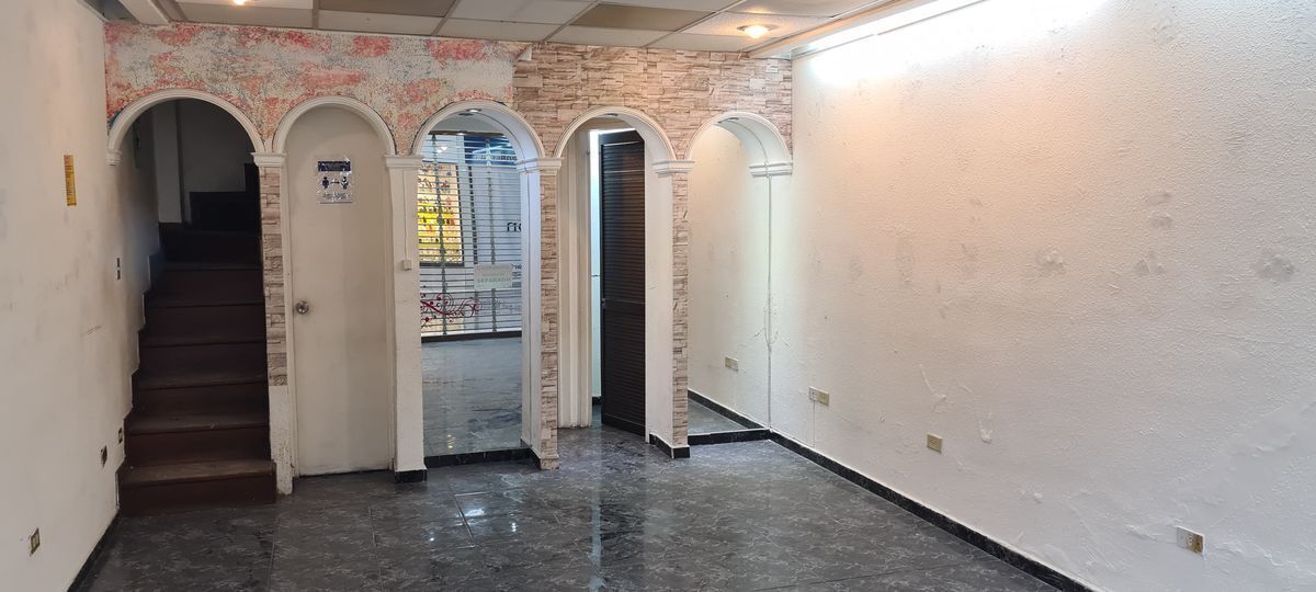 3 de 19: RENTA DE LOCAL EN PLAZA OPCIÓN SAN NICOLAS 