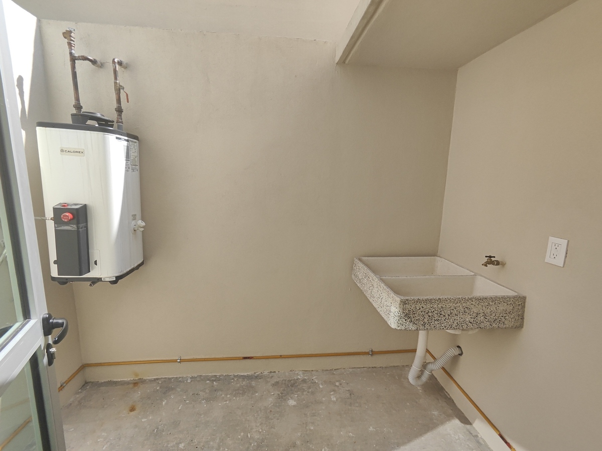 9 de 33: Patio de lavado