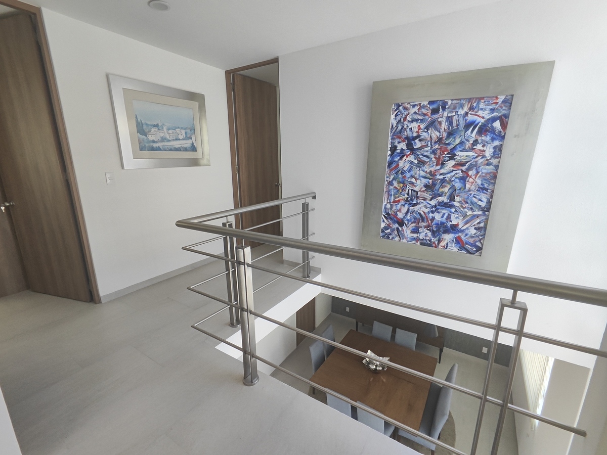 15 de 33: Hall 1er nivel