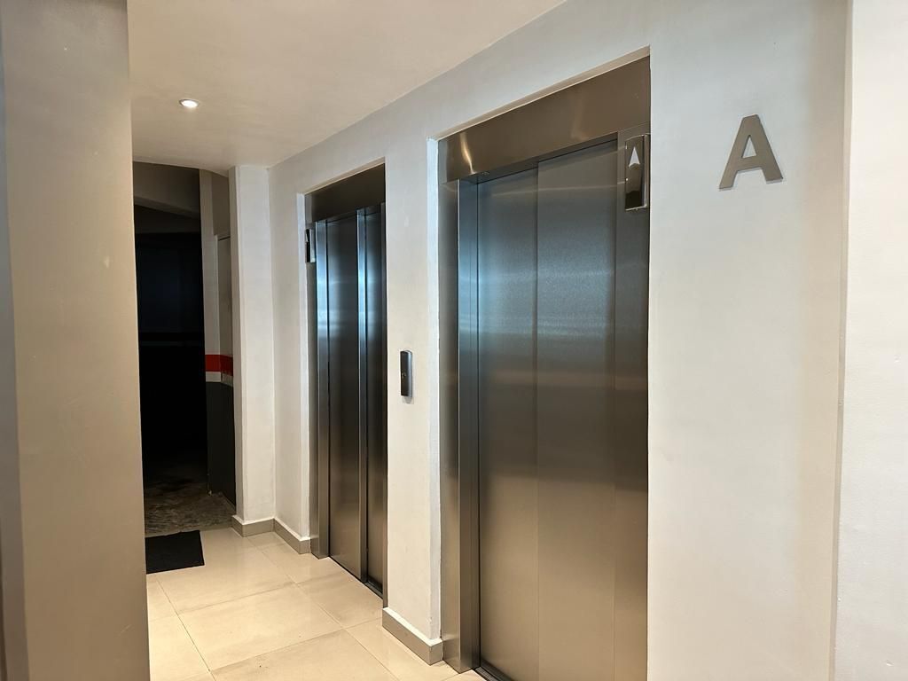 4 de 40: Recepciòn a los elevadores