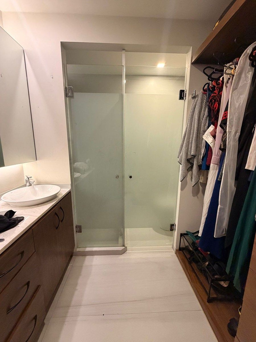 Baño principal, foto 13 de 17