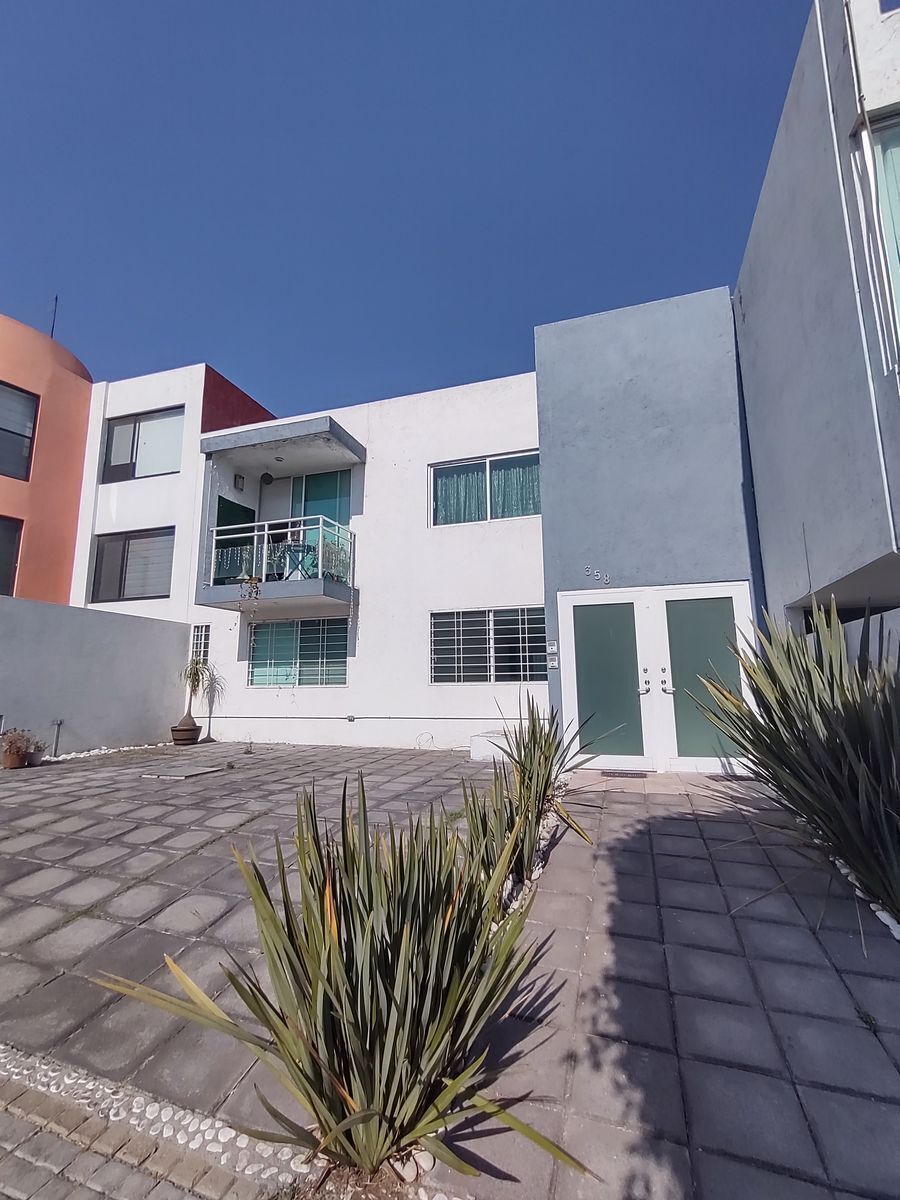 Casa en Renta Puebla Lomas de Angelópolis Sonata 2 recámaras duplex