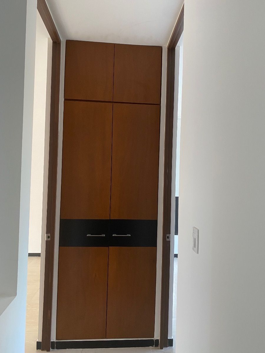 23 de 29: CLOSET DE BLANCOS