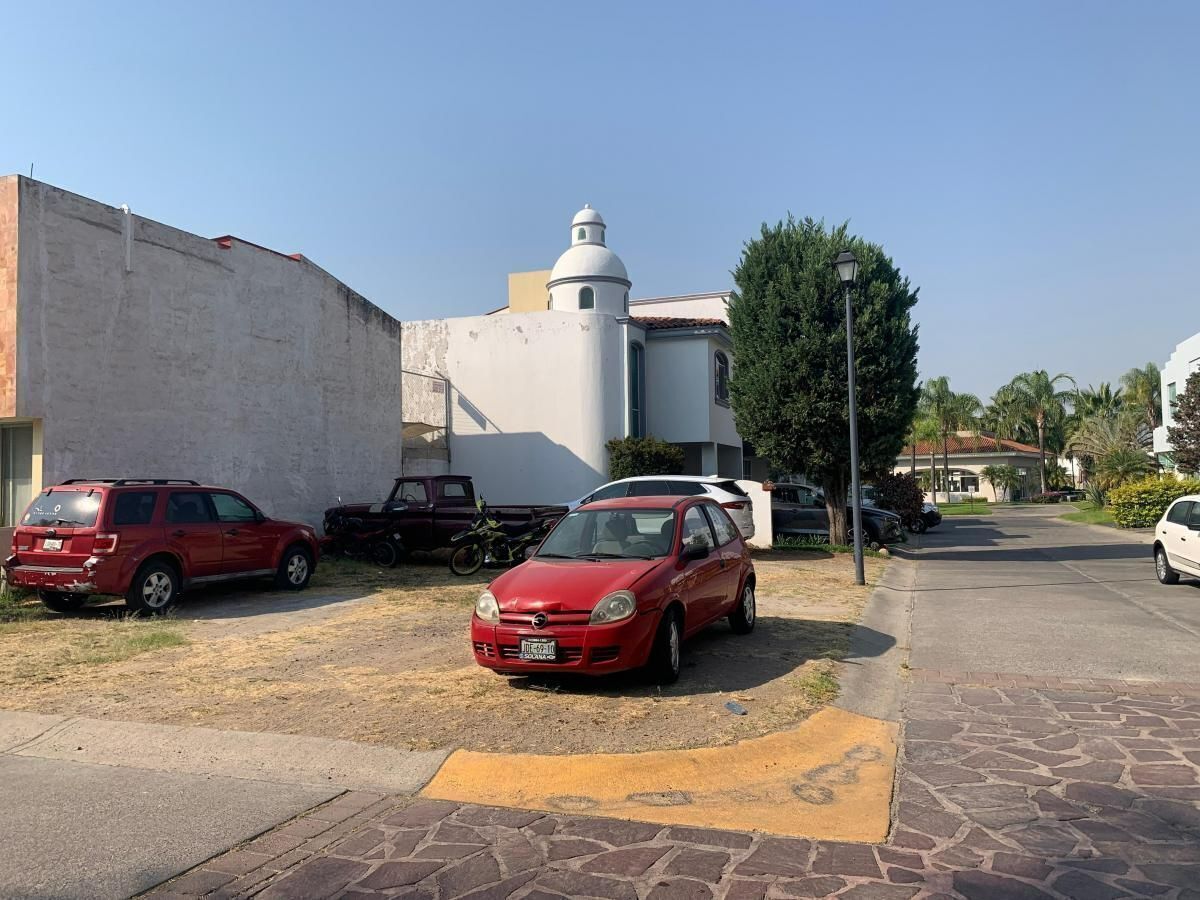 1 de 21: Terreno 1 - Coto Toledo