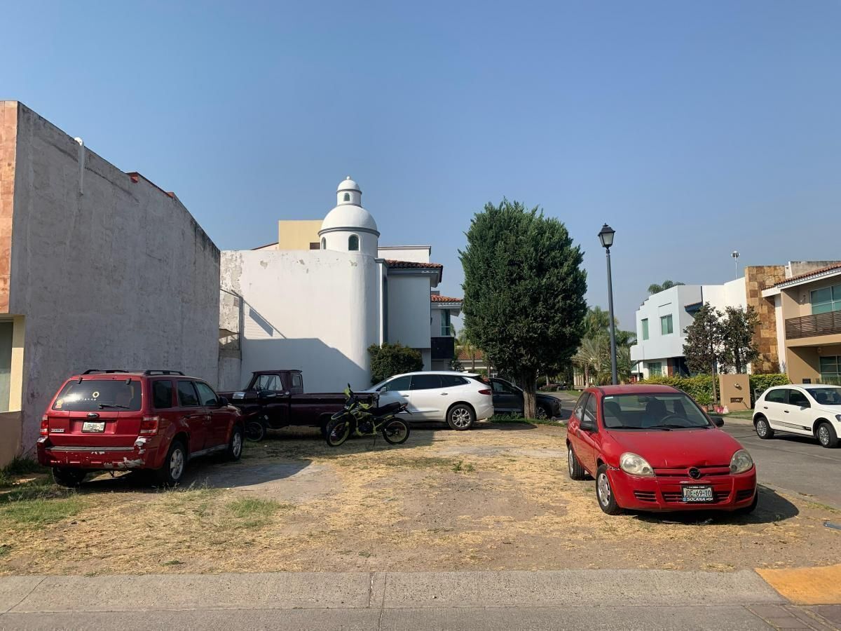 2 de 21: Terreno 1 - Coto Toledo