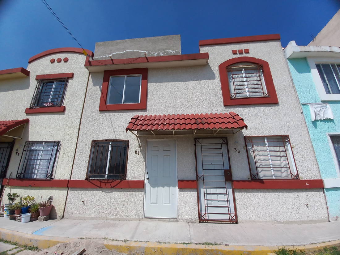 CASA EN URBI OJO DEAGUA REMODELADA