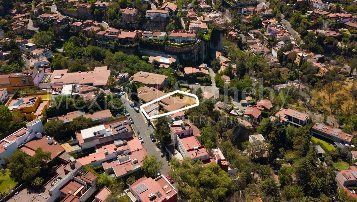 Terreno en Venta en Lomas de Reforma (Palacio de Versalles) - foto 1