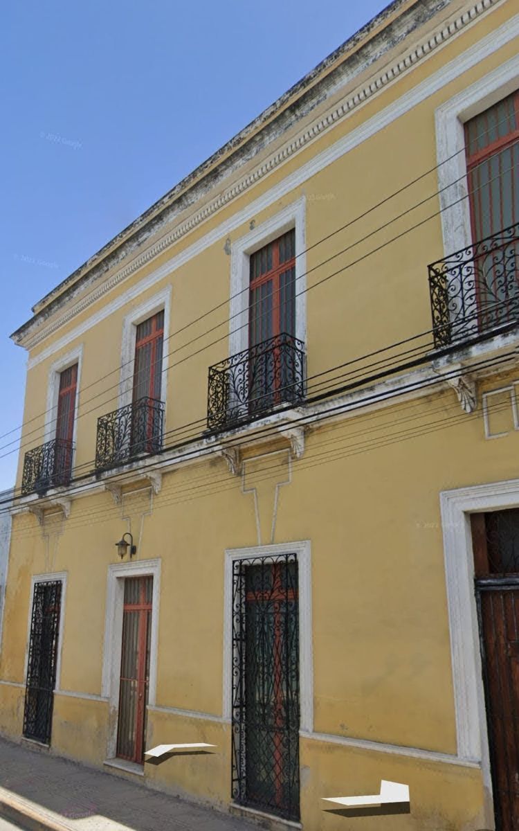 MANSION WITH ACCESS FROM TWO STREETS IN SANTIAGO, photo 1 of 13