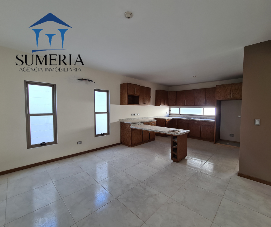 3 de 6: Cocina y area comedor