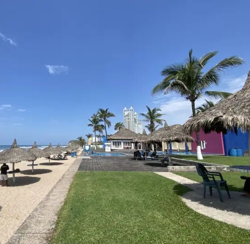 CASA RENTA VACACIONAL A PIE DE PLAYA CERRITOS RESORT MAZATLAN