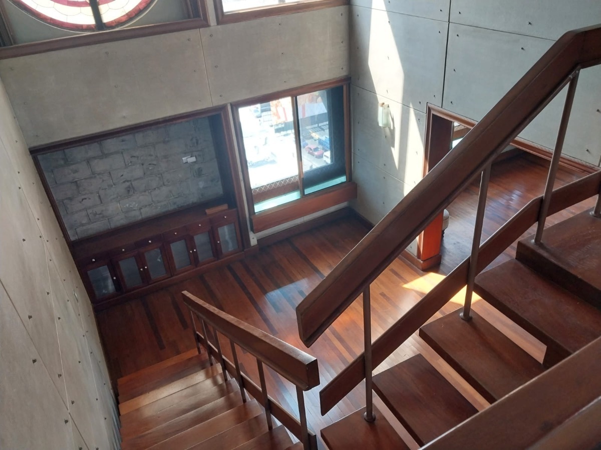 15 de 37: Escalera 