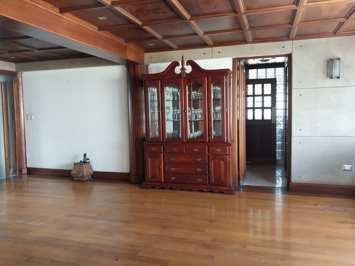 14 de 37: Comedor vacio