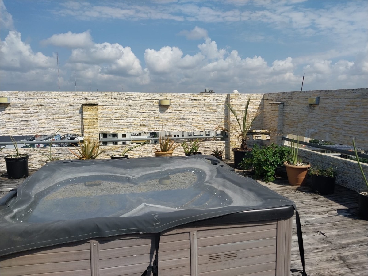 21 de 37: Jacuzzi 