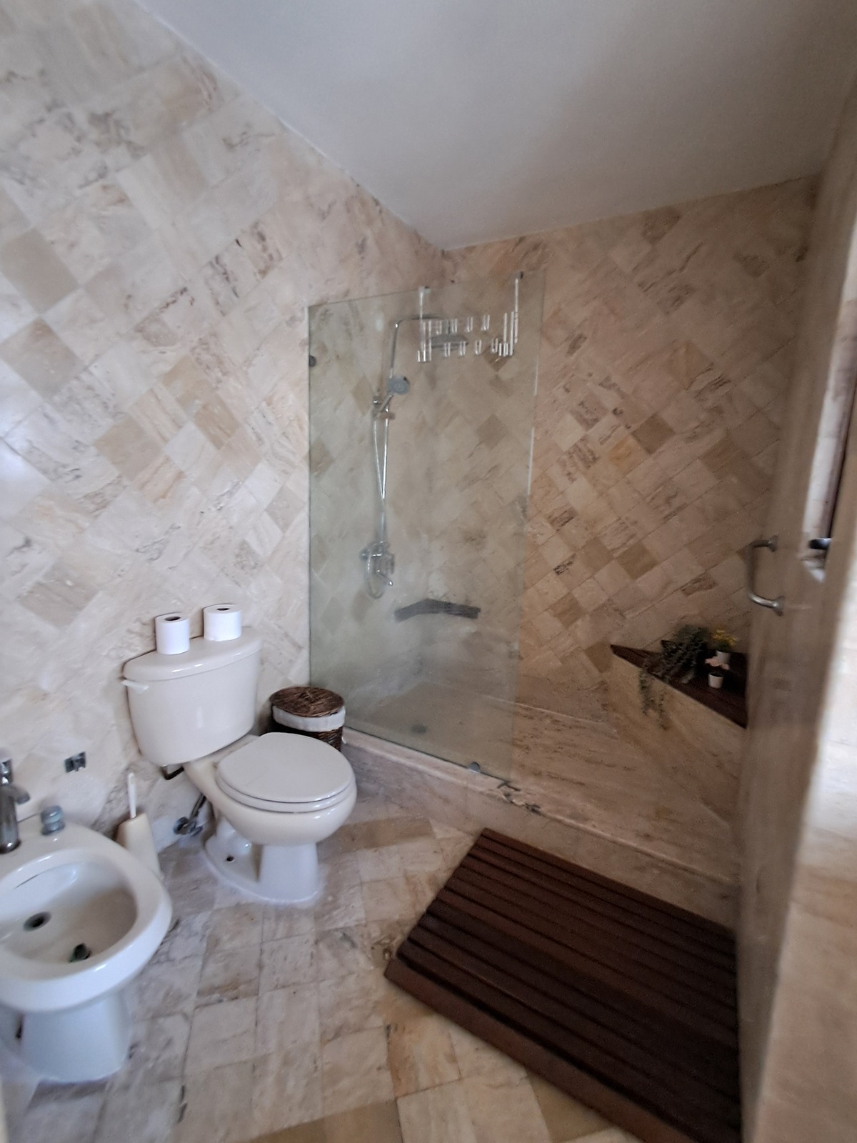 34 de 37: Baño1